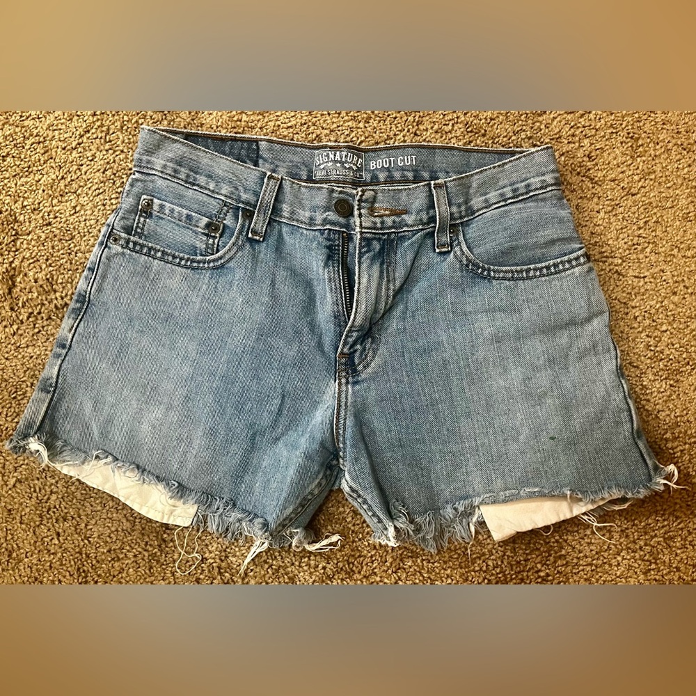 Signature by Levi Strauss Women's Denim Frayed Shorts